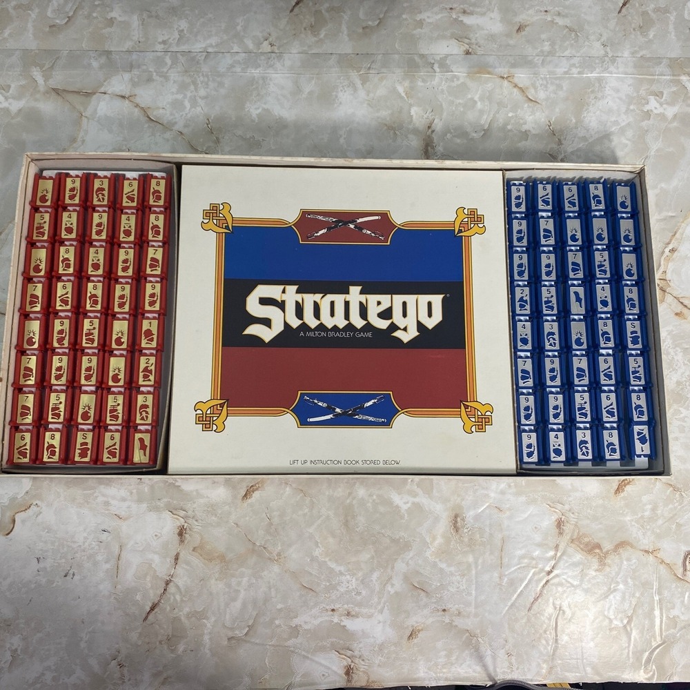 Vintage 1986 Milton Bradley STRATEGO Board Classic Strategy Game Complete - Picture 2 of 5